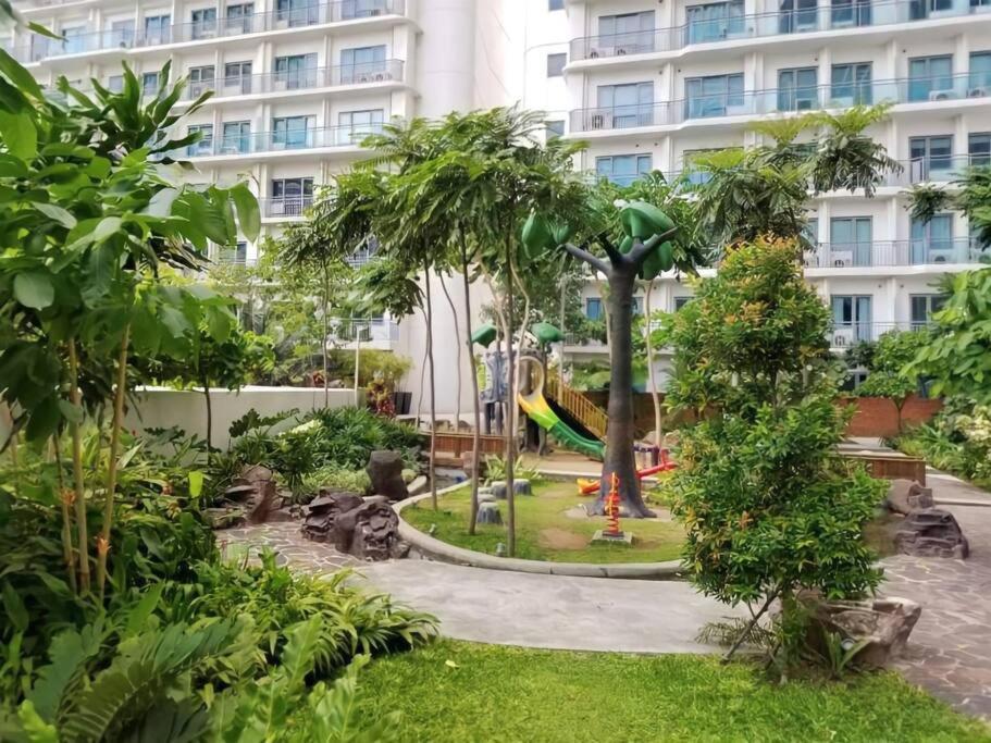 Aveline Suites Elite Rockwell View Acqua Private Residences Near Rockwell Makati Маніла Екстер'єр фото