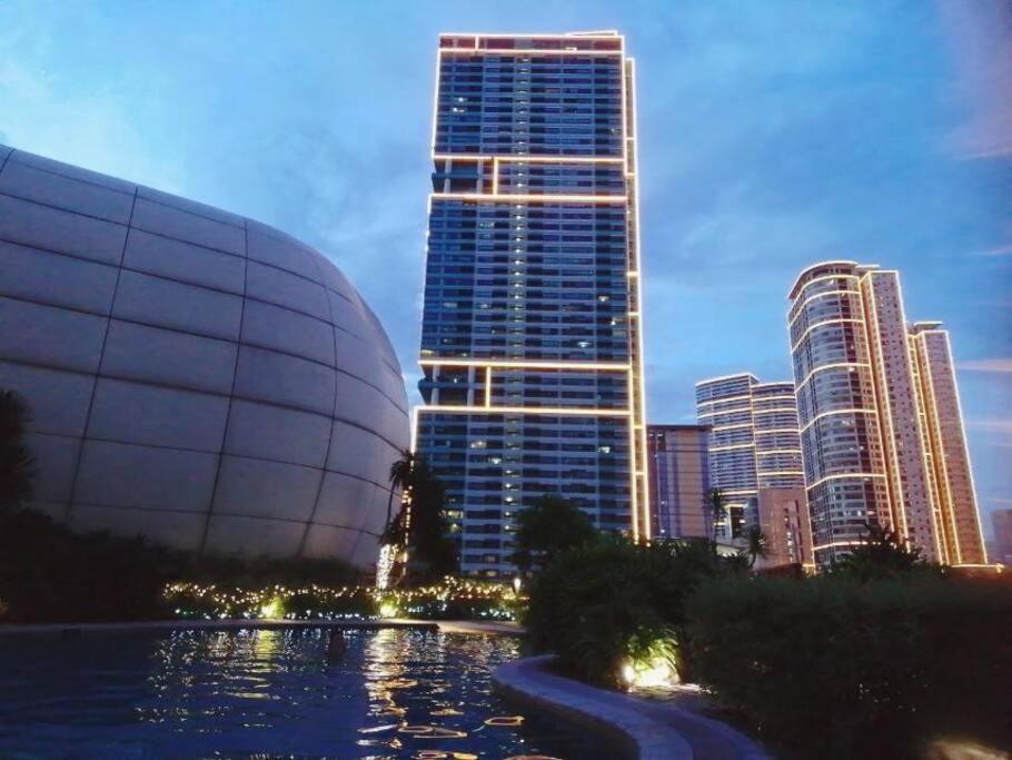 Aveline Suites Elite Rockwell View Acqua Private Residences Near Rockwell Makati Маніла Екстер'єр фото