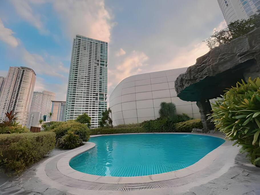 Aveline Suites Elite Rockwell View Acqua Private Residences Near Rockwell Makati Маніла Екстер'єр фото